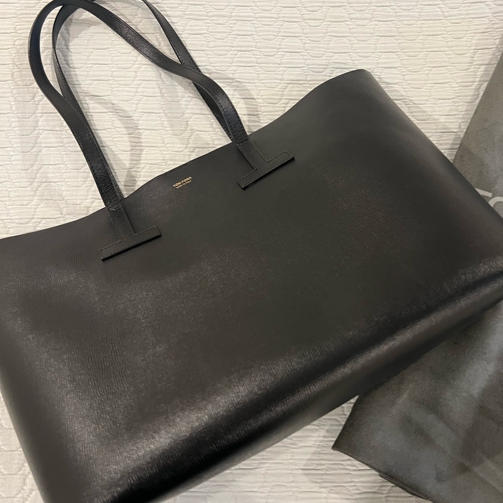 Tom Ford T Tote Black Leather  Handbag - Picture 2 of 7